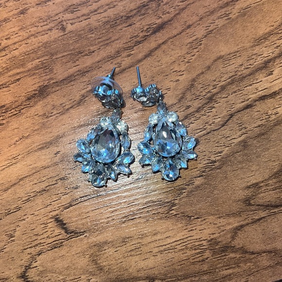 Prom earrings! - Picture 2 of 3
